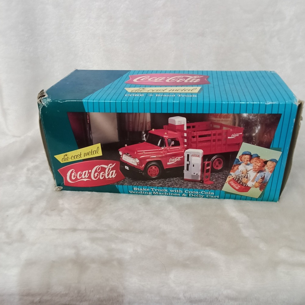 Ertl Coca-Cola 1957 Stake Truck Die-Cast Metal Model with Vending Machines 3156G